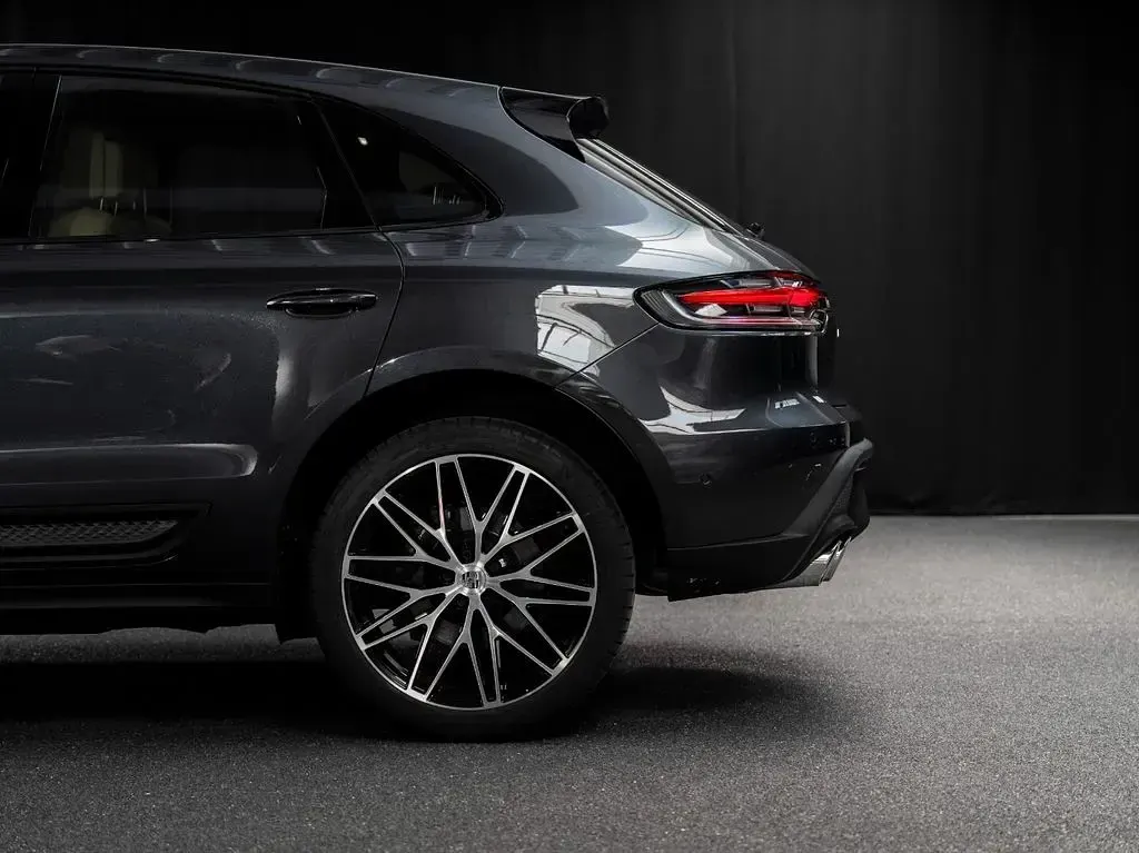 Gebraucht Porsche Macan Basis 265 PS (194 kW) 2022 Grau SUV
