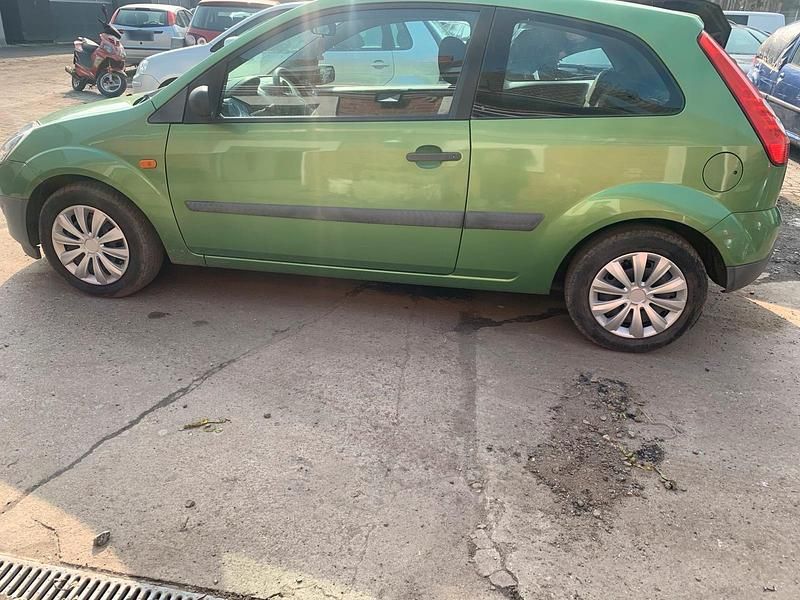 Gebraucht Ford Fiesta 60 PS (44 kW) 2006 Grün Kleinwagen