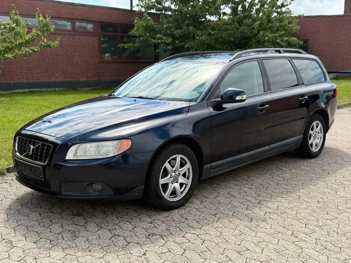 Gebraucht Volvo V70 Kinetic 185 PS (136 kW) 2008 Blau Kombi