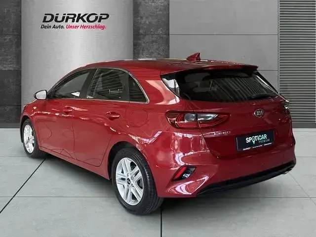Gebraucht Kia Ceed Vision 140 PS (102 kW) 2019 Rot Kleinwagen