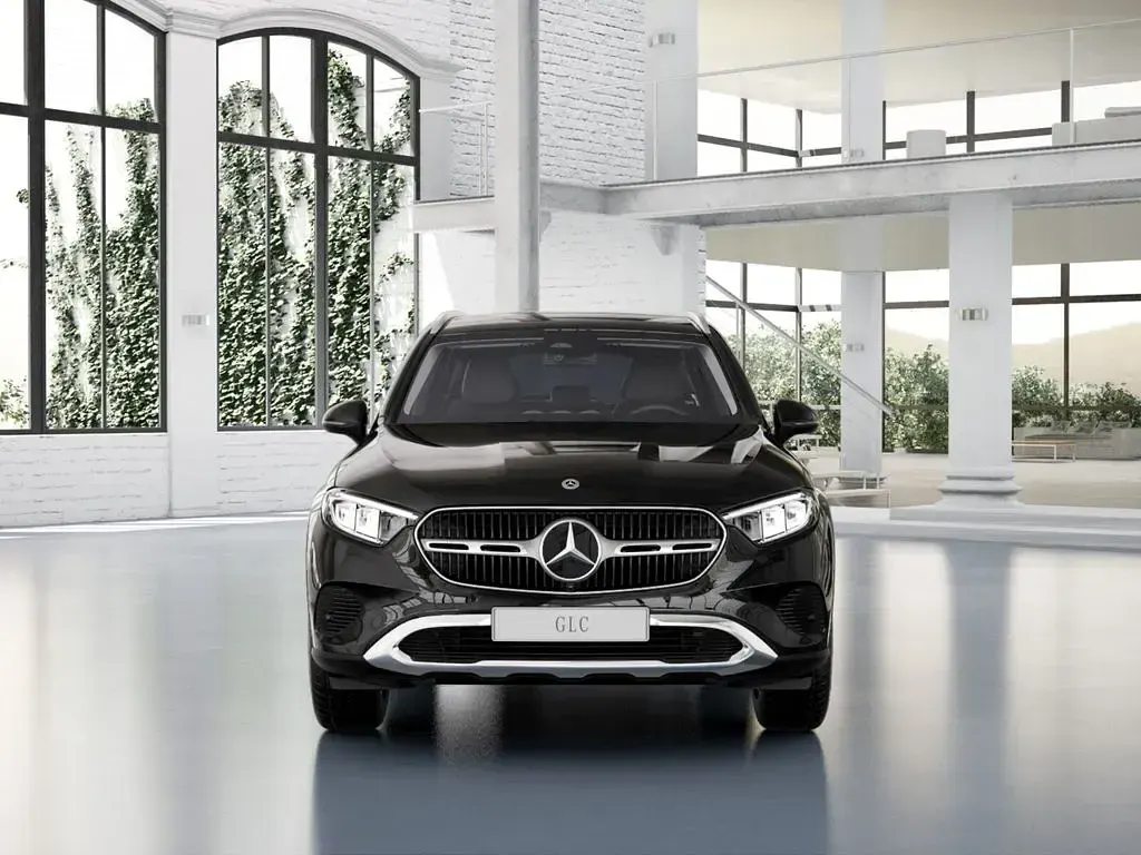 Gebraucht Mercedes GLC300e Avantgarde 204 PS (150 kW) 2024 Schwarz SUV