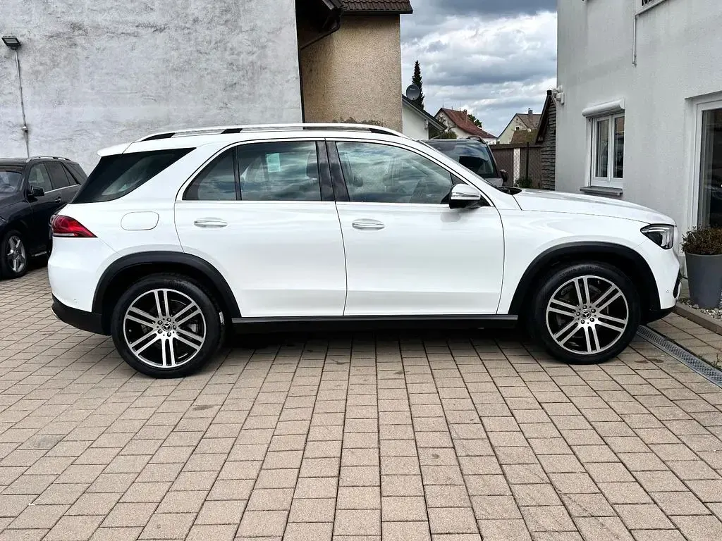 Gebraucht Mercedes GLE300 Exclusive 272 PS (200 kW) 2022 Weiß SUV