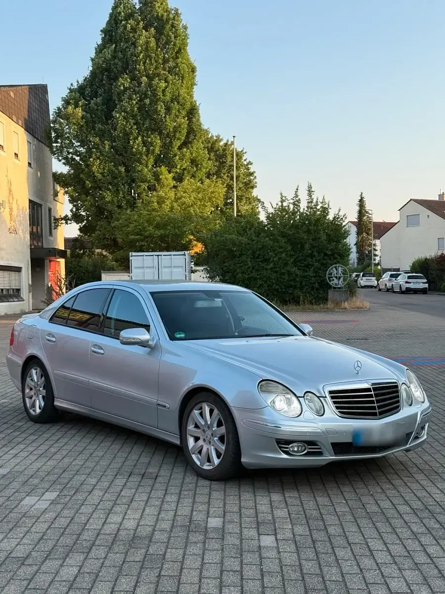 Gebraucht Mercedes E320 Avantgarde 224 PS (164 kW) 2007 Silber Limousine