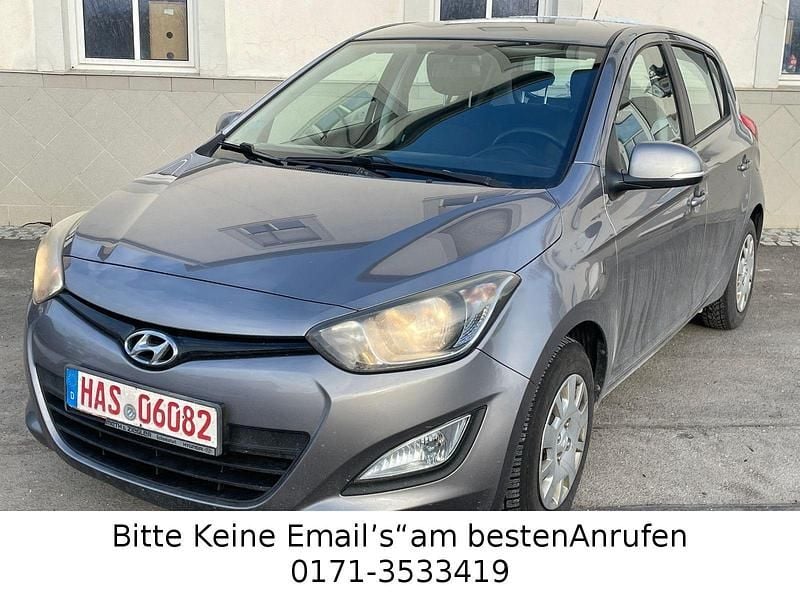 Grau Gebraucht 2013 Hyundai i20 Classic Kleinwagen | 2.780 € (Guter Preis) - Bild 1/4