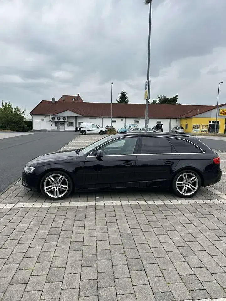 Gebraucht Audi A4 S-Line 177 PS (130 kW) 2012 Schwarz Kombi