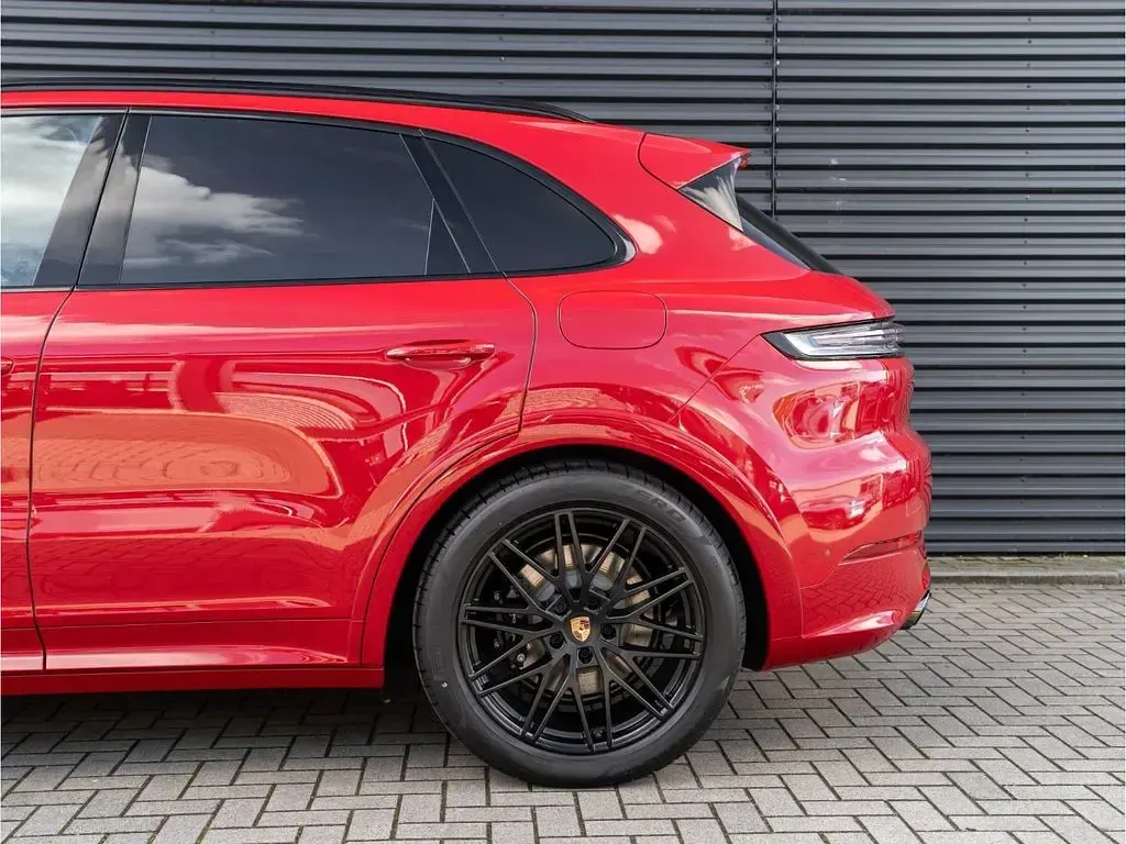 Neu Porsche Cayenne S E-Hybrid Black Edition 519 PS (381 kW) 2026 Rot SUV