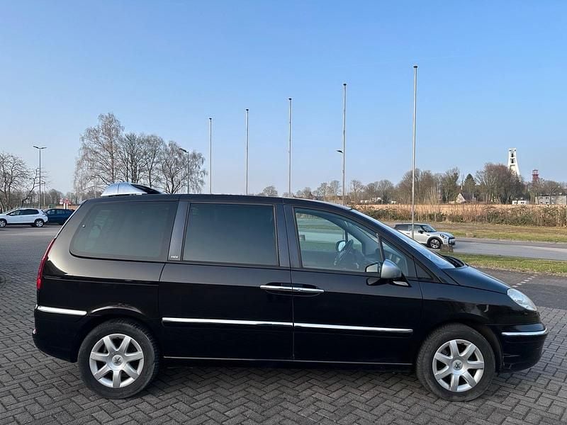 Gebraucht Peugeot 807 136 PS (100 kW) 2012 Braun Van / Kleinbus