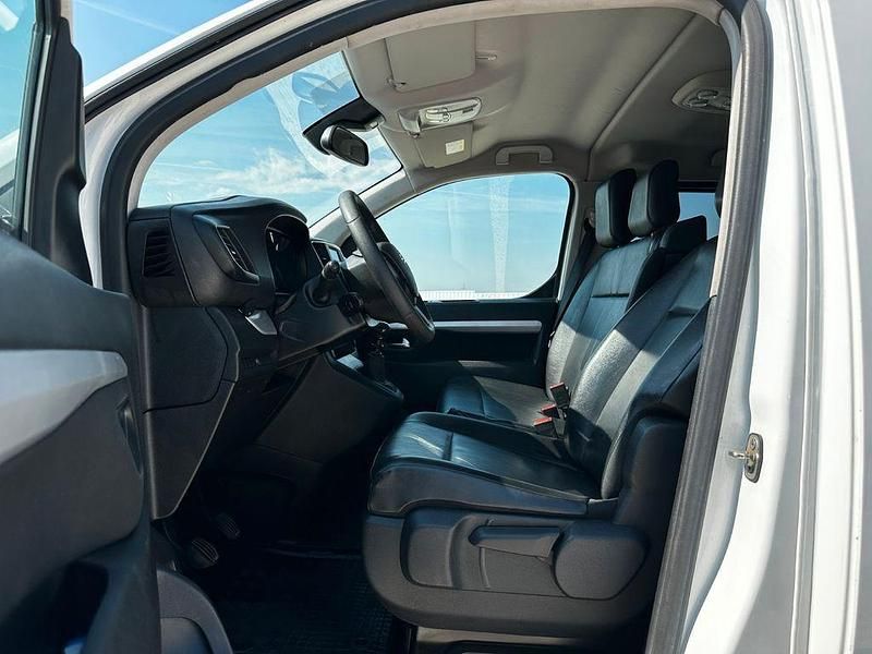 Weiß Gebraucht 2020 Opel Zafira Life Selection Van | 10.490 € (Teuer) - Bild 1/4