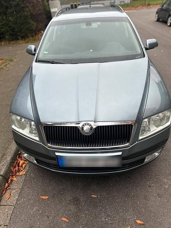 Andere farben Gebraucht 2006 Skoda Octavia Kombi | 2.450 € - Bild 1/4