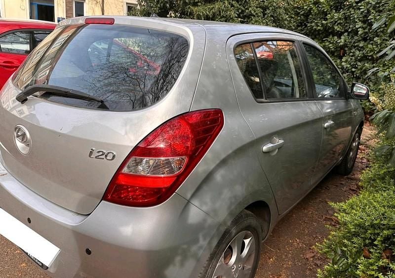 Gebraucht Hyundai i20 101 PS (74 kW) 2009 Grau Kleinwagen