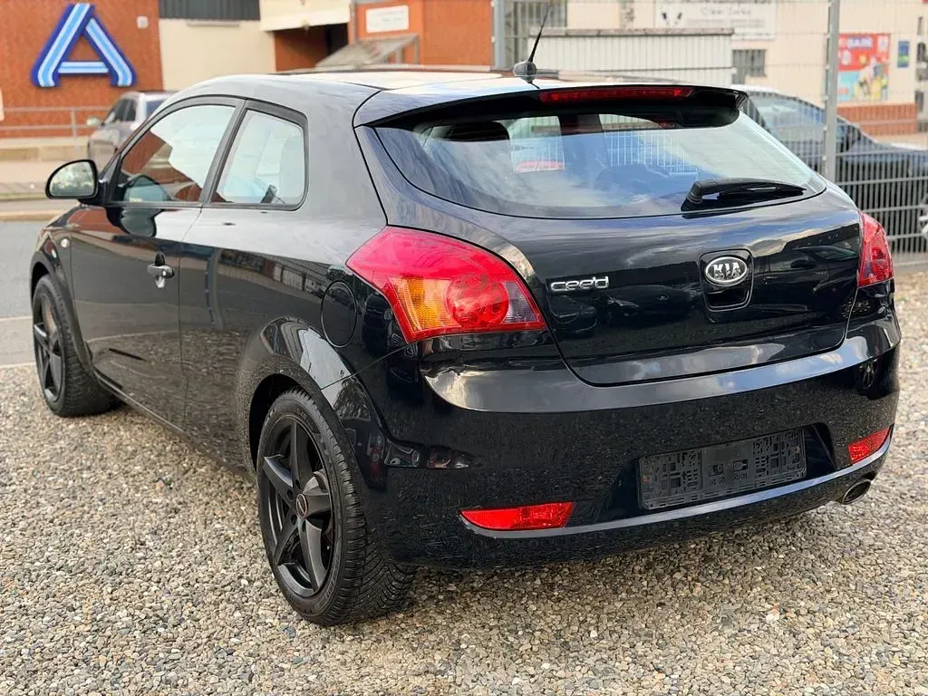 Gebraucht Kia ProCeed LX 126 PS (92 kW) 2009 Schwarz Kleinwagen