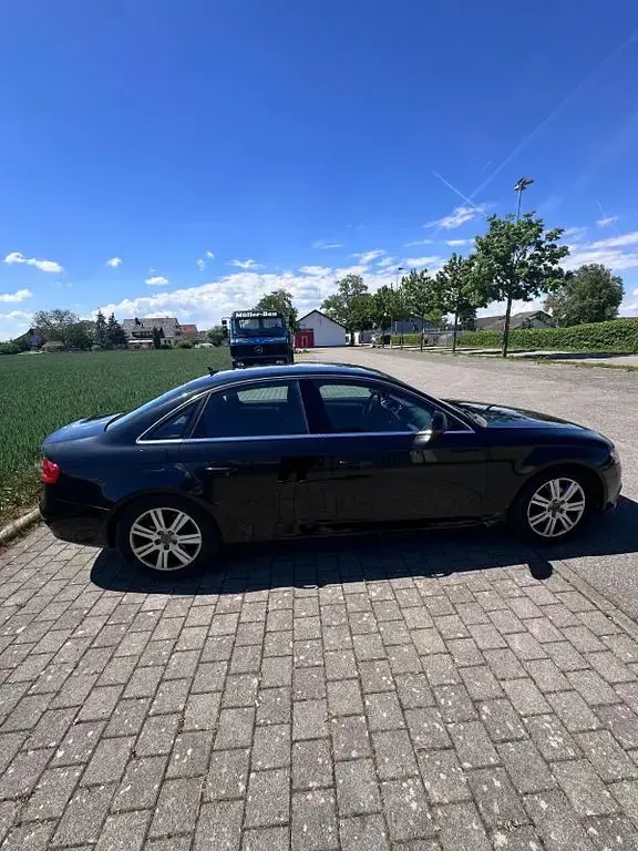 Second-hand Audi A4 Ambition 160 CP (117 kW) 2008 Negru Berlinǎ