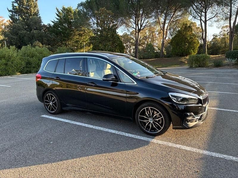 Gebraucht BMW 220 Gran Tourer Luxury Line 178 PS (130 kW) 2023 Schwarz Van / Kleinbus