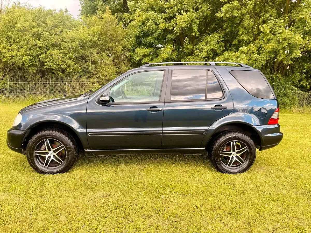Gebraucht Mercedes ML270 Edition 163 PS (119 kW) 2004 Schwarz SUV