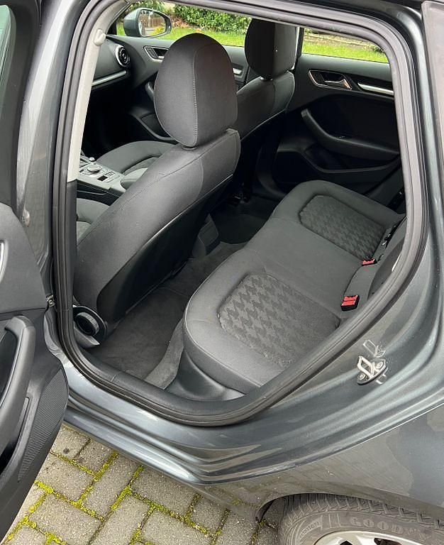 Gebraucht Audi A3 Ambiente 125 PS (91 kW) 2014 Grau Limousine