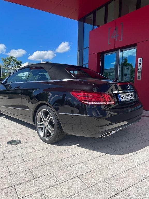 Gebraucht Mercedes E250 204 PS (150 kW) 2014 Schwarz Cabrio