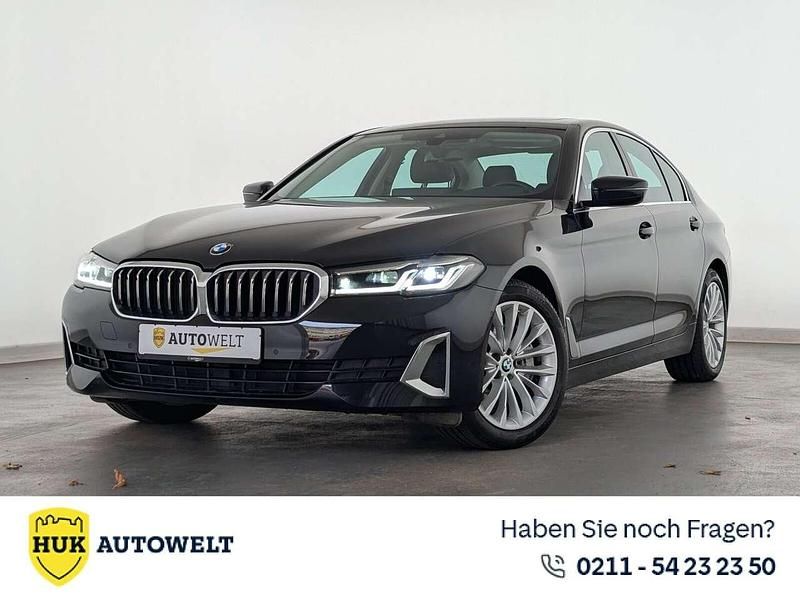 Saphirschwarz Gebraucht 2021 BMW 530 Luxury Line Limousine | 34.760 € (Guter Preis) - Bild 1/3