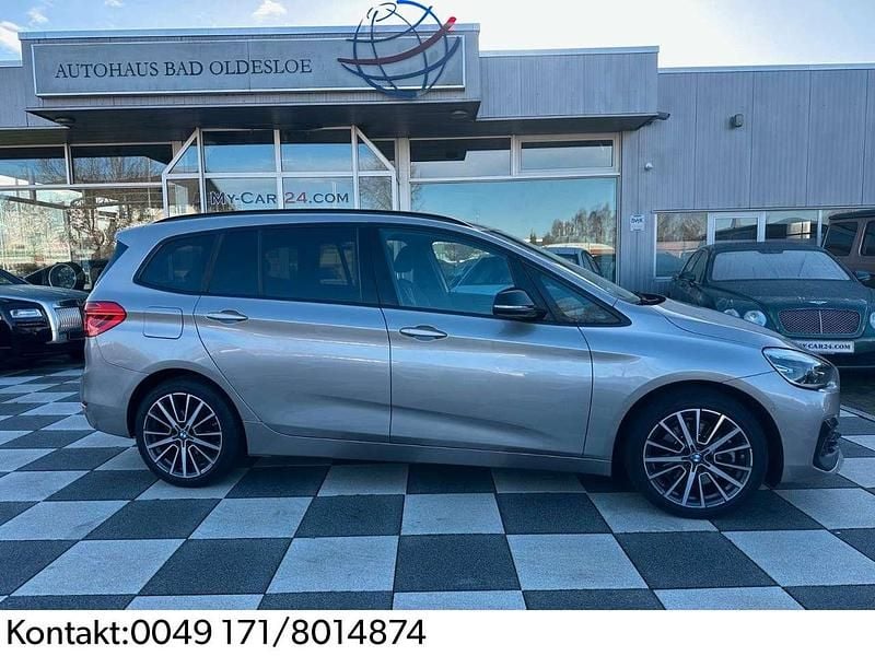 Silber Gebraucht 2022 BMW 218 Sport Line Van / Kleinbus | 21.888 € (Fairer Preis) - Bild 1/4