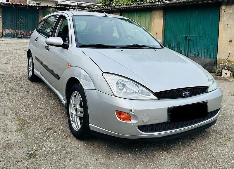 Gebraucht Ford Focus 75 PS (55 kW) 2000 Silber Limousine