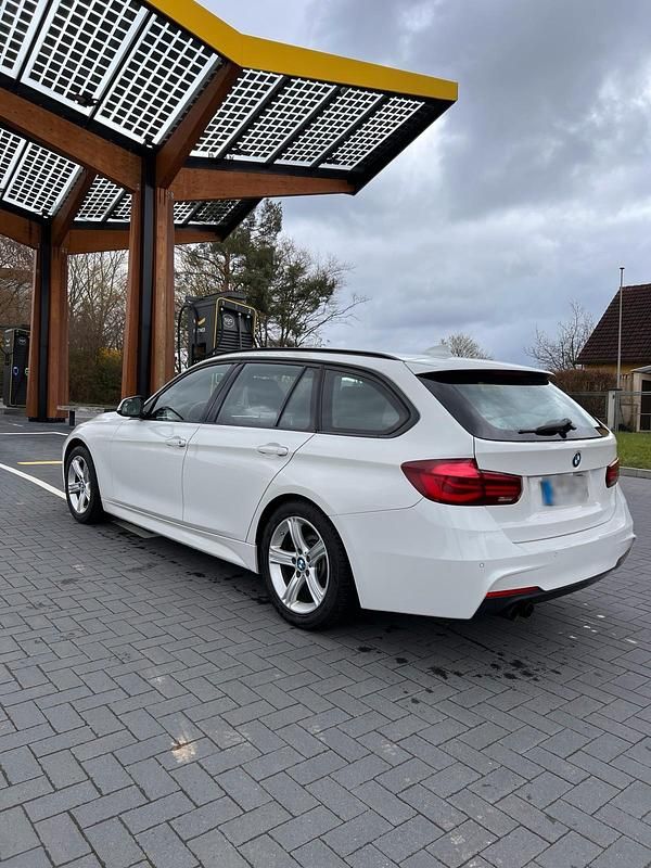 Gebraucht BMW 320 Shadowline 2017 Weiß Kombi