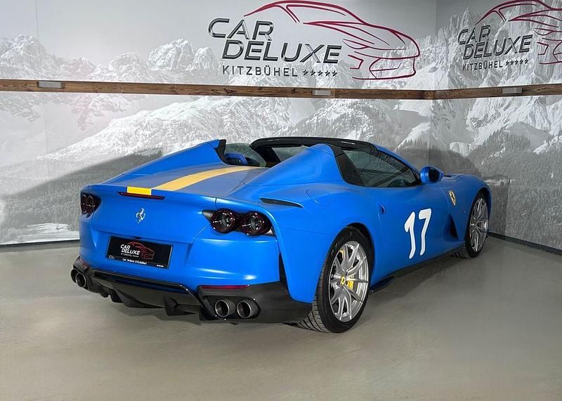 Gebraucht Ferrari 812 799 PS (587 kW) 2023 Blau Cabrio