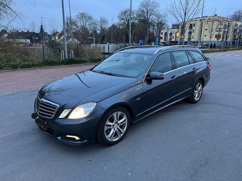 Grau Gebraucht 2010 Mercedes E350 Avantgarde Kombi | 6.500 € (Superpreis) - Bild 1/4