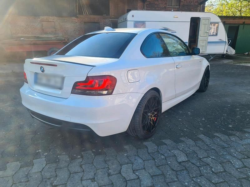 Gebraucht BMW 125 Coupé 218 PS (160 kW) 2010 Weiß Coupé
