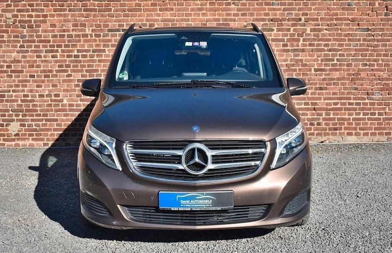 Gebraucht Mercedes V250 190 PS (139 kW) 2015 Braun Van / Kleinbus