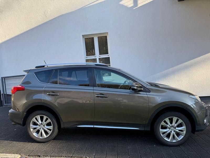 Grau Gebraucht 2014 Toyota RAV4 SUV | 15.200 € (Fairer Preis) - Bild 1/4