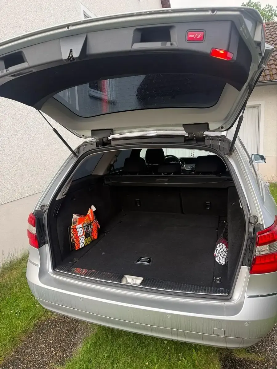 Gebraucht Mercedes E220 170 PS (125 kW) 2011 Grau Kombi