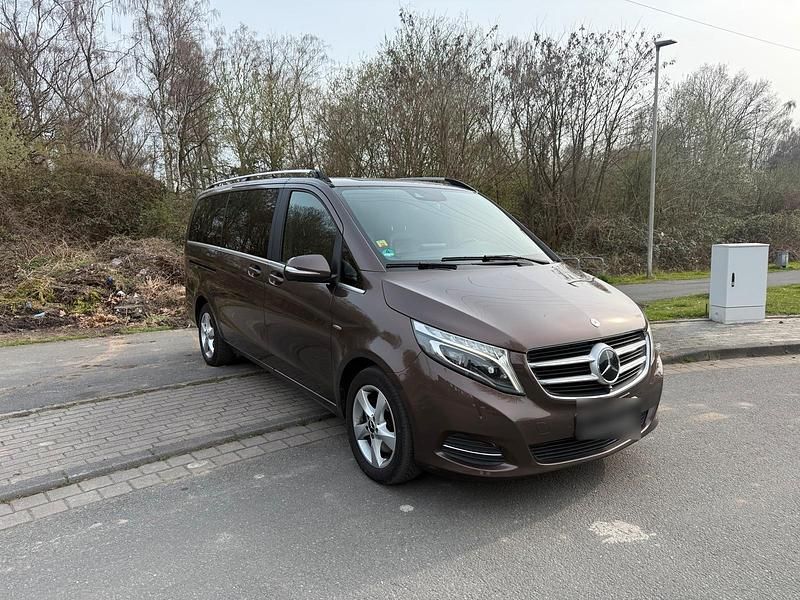 Gebraucht Mercedes V250 190 PS (139 kW) 2015 Braun Van / Kleinbus