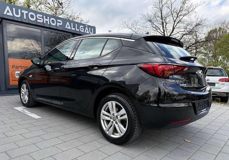 Second-hand Opel Astra Dynamic 150 CP (110 kW) 2019 Negru Berlinǎ