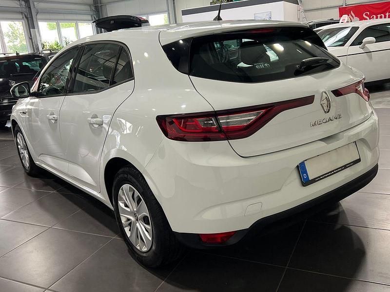 Gebraucht Renault Mégane IV 116 PS (85 kW) 2019 Weiß Limousine