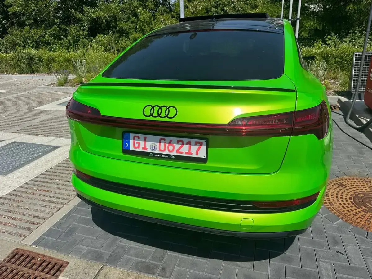 Gebraucht Audi e-tron Advanced 300 kW (408 PS) 2020 Magic moos green SUV