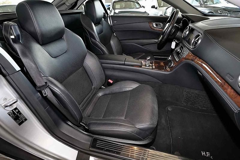 Gebraucht Mercedes SL350 306 PS (225 kW) 2012 Iridiumsilber metallic Cabrio