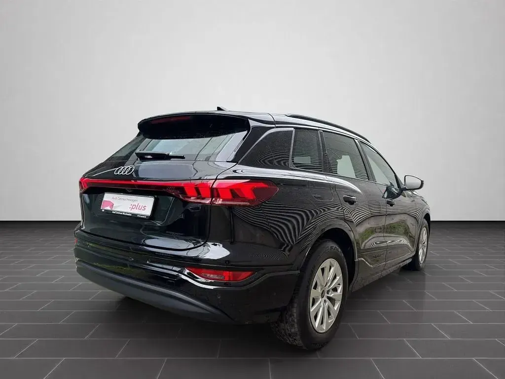 Gebraucht Audi Q6 e-tron Ambiente 285 kW (388 PS) 2025 Mythosschwarz metallic SUV