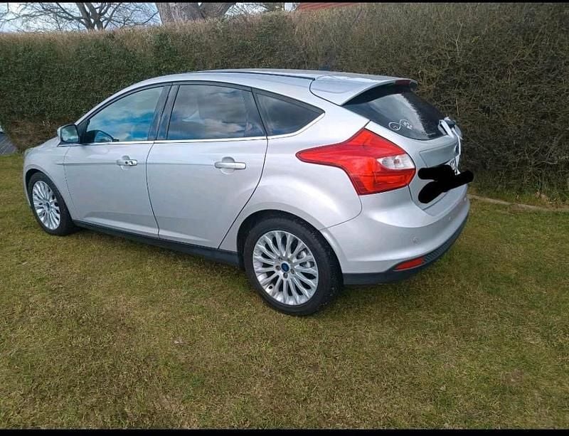 Gebraucht Ford Focus Individual 170 PS (125 kW) 2012 Silber Limousine