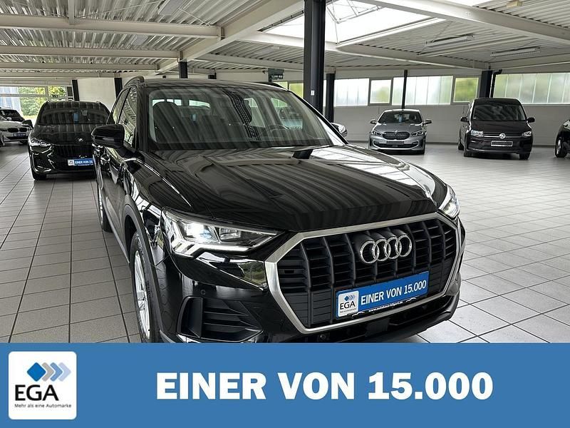 Schwarz metallic Gebraucht 2020 Audi Q3 Basis SUV | 30.420 € (Teuer) - Bild 1/4