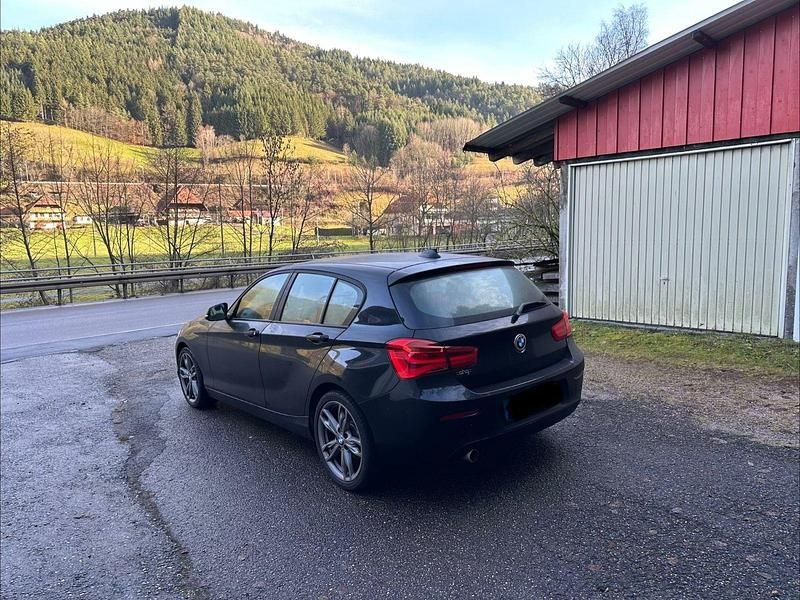 Gebraucht BMW 118 136 PS (100 kW) 2018 Schwarz Kleinwagen