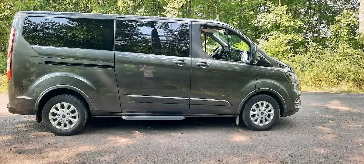 Gebraucht Ford Tourneo Custom Titanium 185 PS (136 kW) 2020 Grau Van