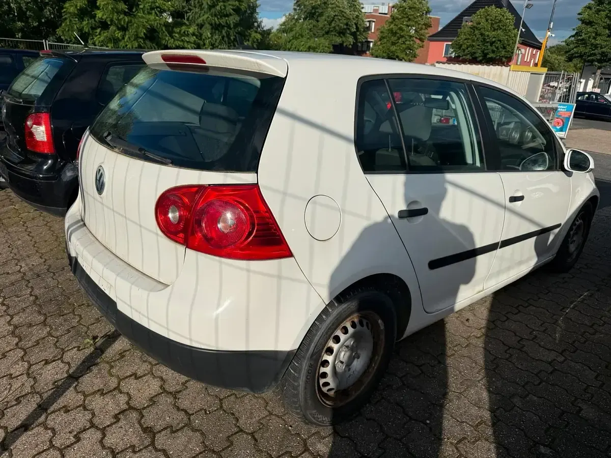 Gebraucht VW Golf IV 105 PS (77 kW) 2005 Weiß Limousine