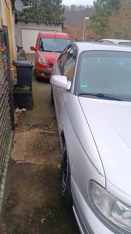 Gebraucht Opel Omega 144 PS (105 kW) 2000 Silber Limousine
