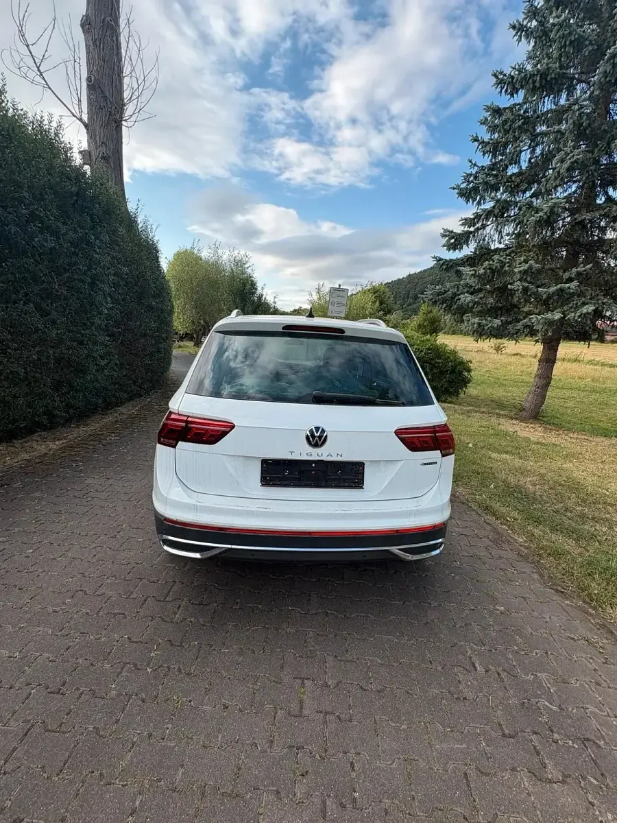 Gebraucht VW Tiguan 200 PS (147 kW) 2020 Weiß SUV