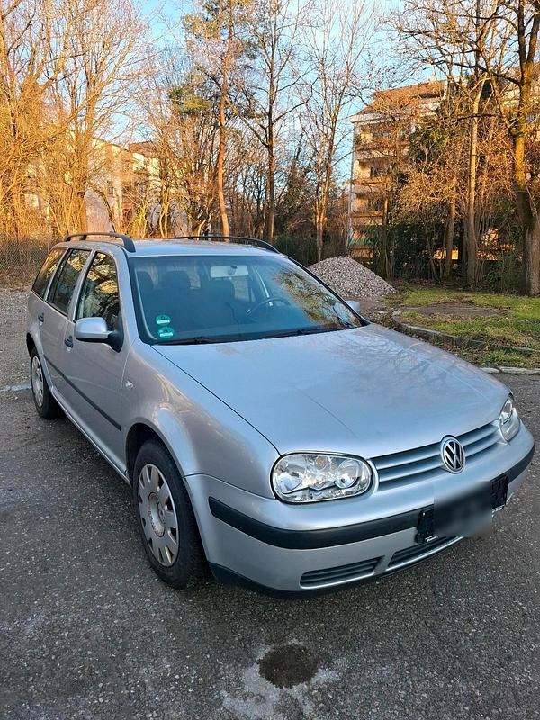Silber Gebraucht 2003 VW Golf IV Kombi | 2.690 € (Etwas zu teuer) - Bild 1/4