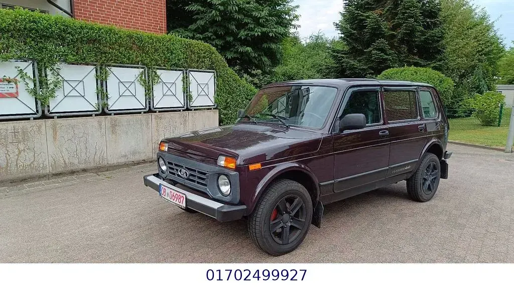 Gebraucht Lada Urban 83 PS (61 kW) 2019 Violett SUV