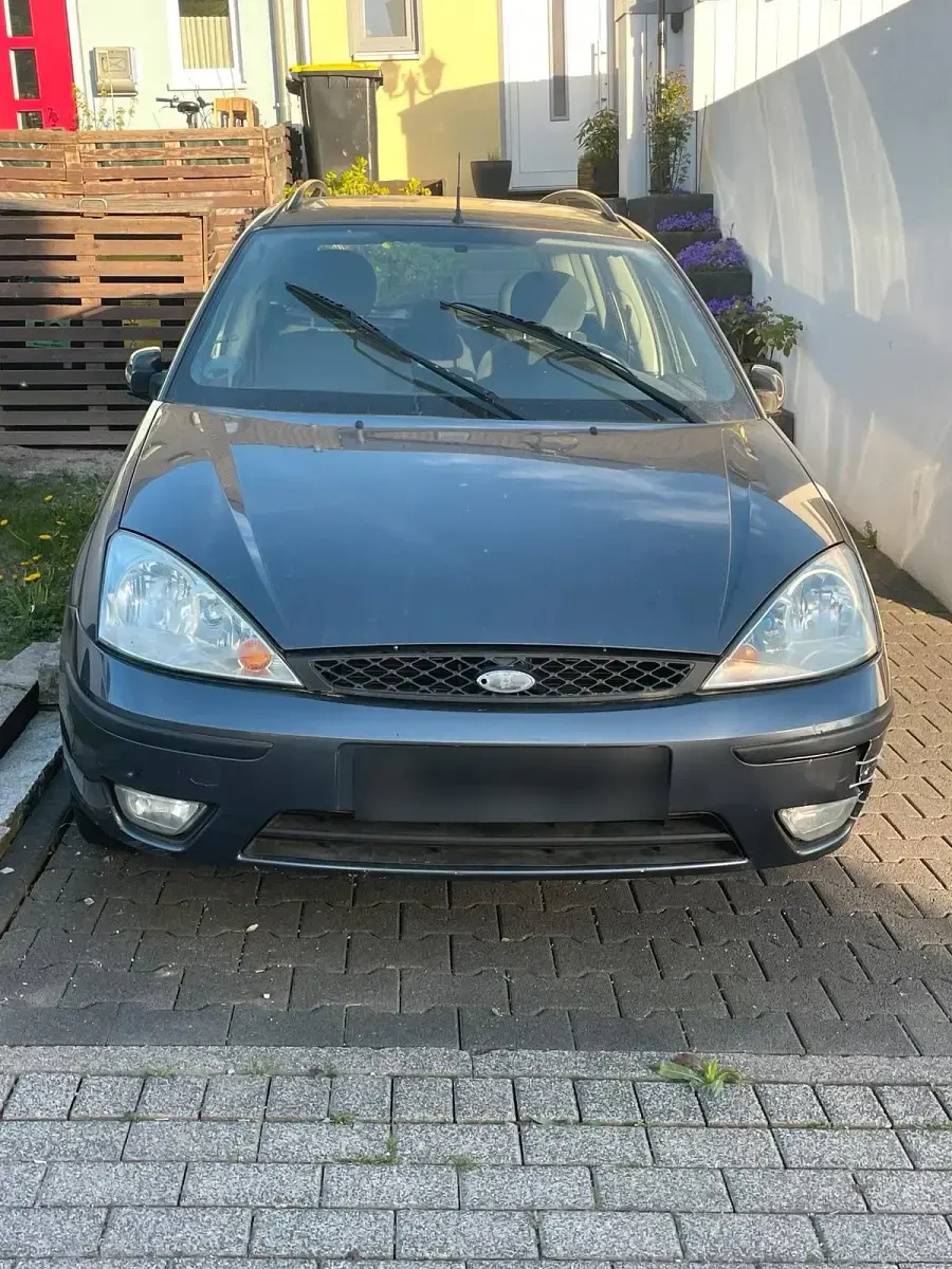 Usata Ford Focus 100 CV (73 kW) 2003 Grigio Station wagon