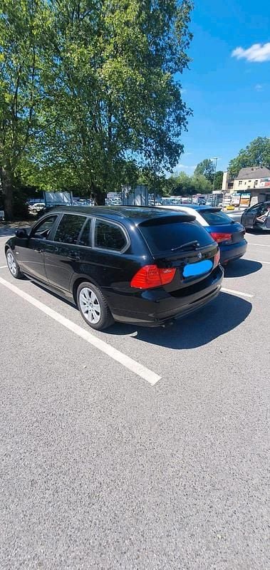 Gebraucht BMW 316 116 PS (85 kW) 2011 Schwarz Kombi