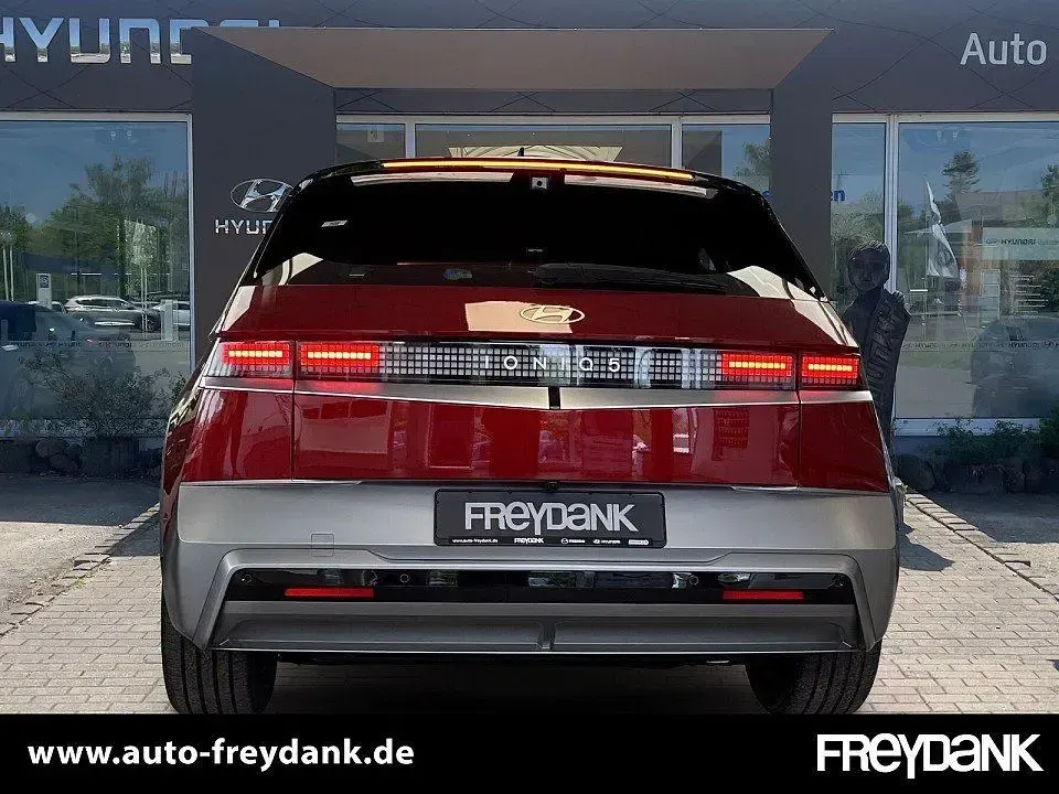 Neu Hyundai Ioniq 5 167 kW (228 PS) 2026 Ultimate red metallic SUV