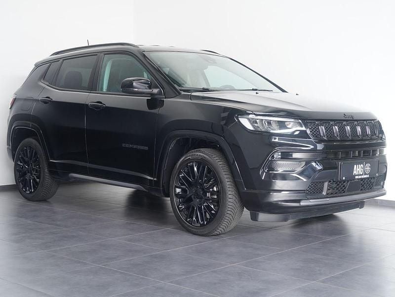 Gebraucht Jeep Compass Altitude 131 PS (96 kW) 2024 Schwarz SUV