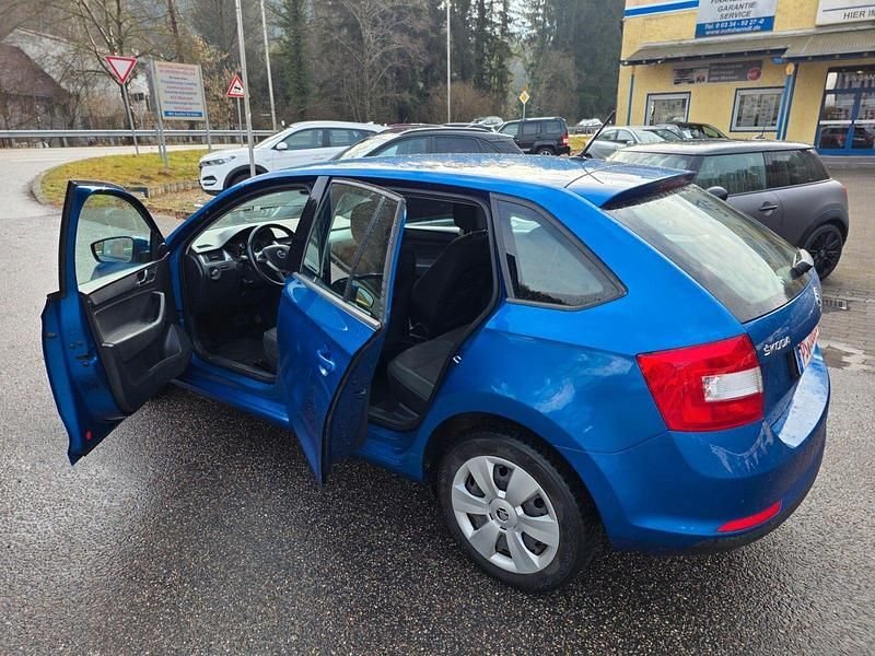 Gebraucht Skoda Rapid Active 90 PS (66 kW) 2016 Blau Kleinwagen